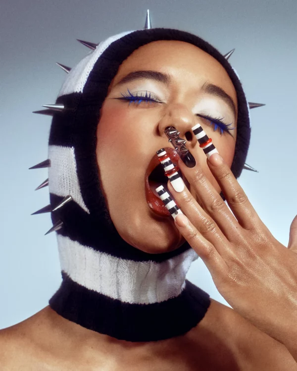 Malorie Shmyr MerdeMagazine
