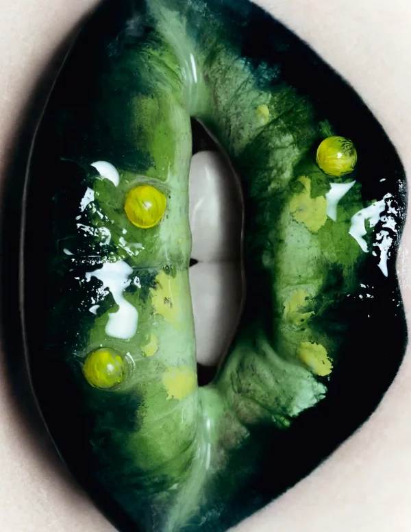 TUSH BLUSH IN THE DARK